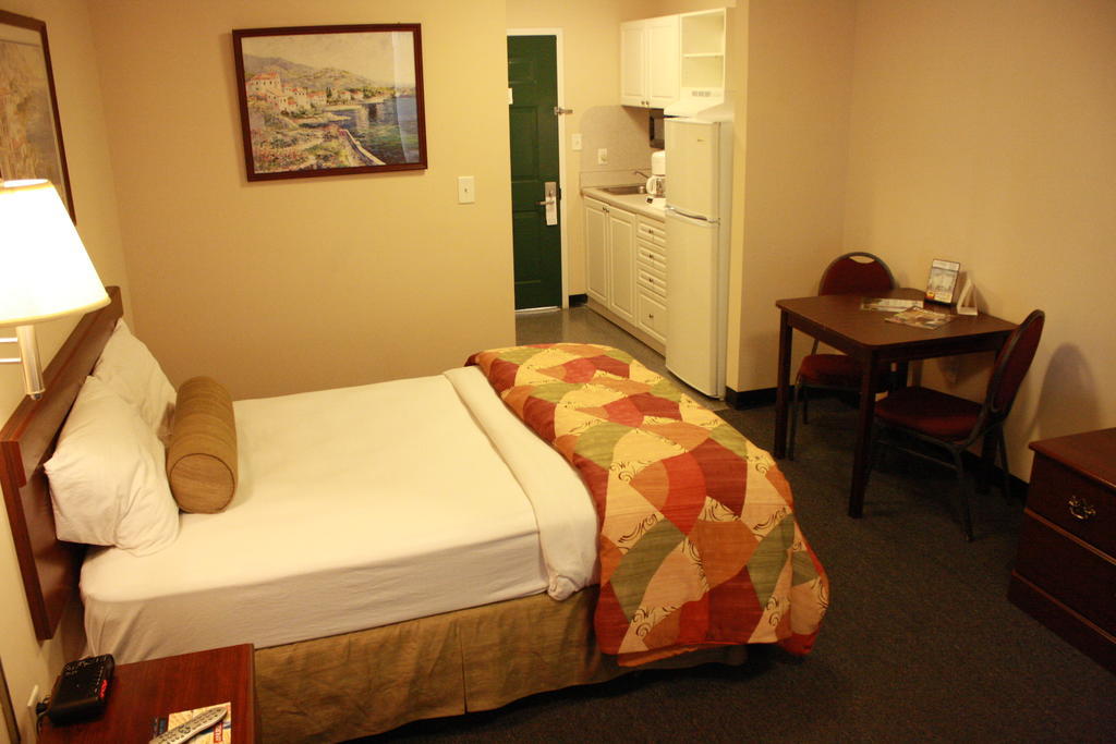 Intown Suites Extended Stay Select Hampton Va Habitación foto